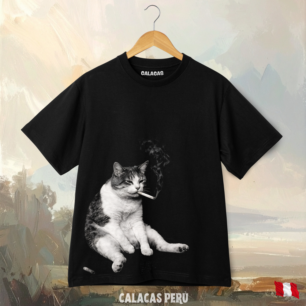 Polo - Gato fumando sentado